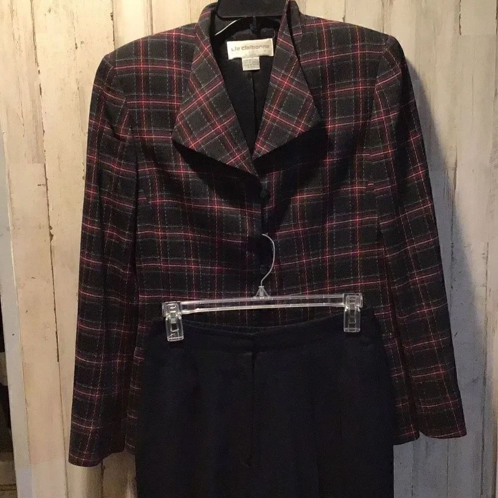 Pants suit, vintage, Liz Claiborne Written black Size 4 pants suit 